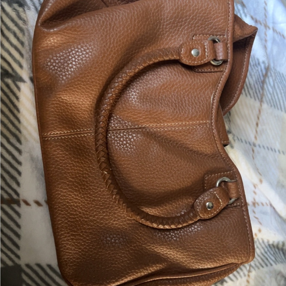 Chic Tan Leather Satchel